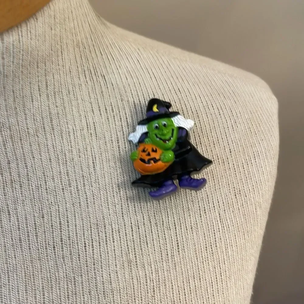 Vintage 1990’s RUSS Witch with Pumpkin Pin